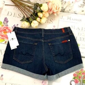 NWT 7 For All Mankind Midroll Short Deep Blue Wash Size 28! ✨